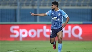 مصدر يوضح لمصراوي موقف إبراهيم عادل من مباراة بيراميدز و أورلاندو