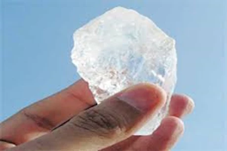 تفتح المناطق الداكنة- طبيب يوضح  فوائد الشبة كمزيل للعرق