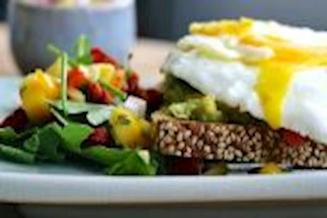 6 وجبات خفيفة بين الإفطار والسحور تمدك بالطاقة طوال اليوم