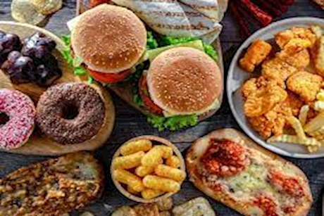 3 أطعمة شهيرة إذا أفرطت في تناولها تضر بصحتك