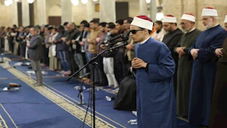 لليوم الثاني.. الطالب الأزهري محمد حسن يؤم المصلين بالجامع الأزهر في الليلة العاشرة من رمضان