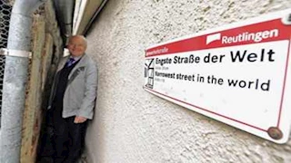 10 صور لـ أضيق شارع في العالم.. "عرضه نصف متر"