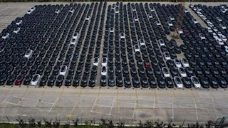 الهند تبحث خفض 90% من جمارك السيارات الأوروبية.. وهؤلاء يعترضون