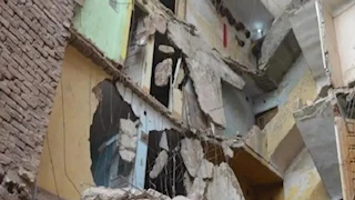 "السقف وقع".. انهيار جزئي لعقار في الوايلي