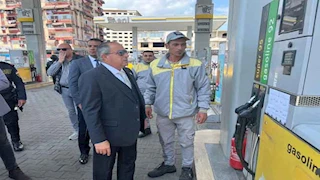 بعد زيادة أسعار البنزين.. محافظ بورسعيد يتفقد محطات الوقود: حملات يومية ورقابة مشددة - صور