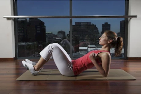 ماذا يحدث للجسم عند ممارسة الرياضة ليلًا؟