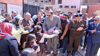 احتفالًا العيد القومي.. محافظ سوهاج يفتتح مدرستي "ابن سينا" و"نزالي داوود" -صور