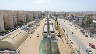 23 صورة حديثة.. تركيب كمرات مسار مترو الإسكندرية ومستجدات تنفيذ المحطات