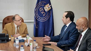 رئيس هيئة الدواء يبحث مع "أبوت" العالمية "حلولًا مبتكرة" لتسعير الأدوية