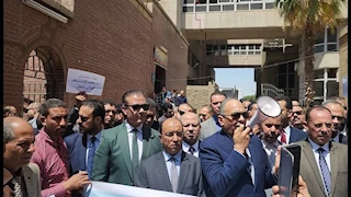 وقفة احتجاجية صامتة للمحامين في أسيوط رفضًا لرسوم التقاضي الجديدة -صور