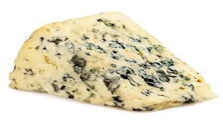هل يمكن تناول العفن على الجبن؟