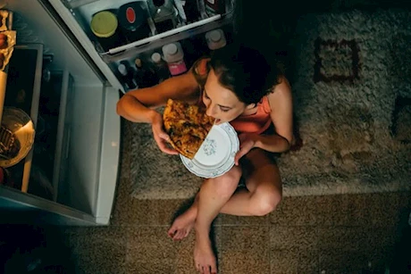 تعيق فقدان الوزن- 4 أطعمة تجنبها على العشاء