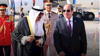 الطائرات الحربية الكويتية ترافق طائرة الرئيس السيسي عند دخولها الأجواء الكويتية