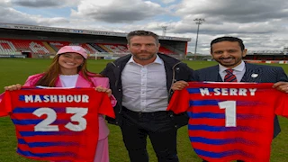 يوتيوبر مصري شهير  ينضم لملاك ناد إنجليزي