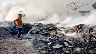  "الدخان في كل مكان".. 25 صورة ترصد آثار حريق مخازن خشب الشرابية