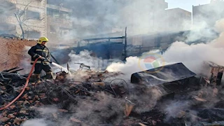 قطع الكهرباء وإخلاء السكان.. إجراءات عاجلة من الجهات المعنية في حريق الشرابية- صور