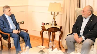 الفريق أسامة ربيع يستقبل الملك أحمد فؤاد الثاني في زيارته السنوية لمصر (صور)