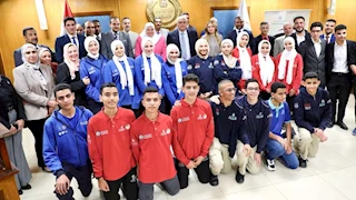 "التعليم" تكرم الطلاب المتميزين بمدارس التكنولوجيا التطبيقية -صور