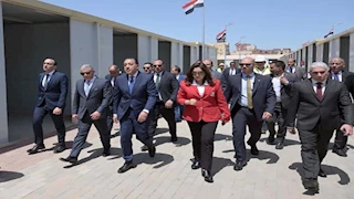 بالصور- رئيس الوزراء يتفقد مشروع السوق الحضرية المُجمعة بالإسماعيلية 