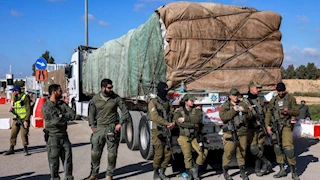 غزة تواجه محاولات "عسكرة المساعدات" ومخاوف من وفيات جماعية