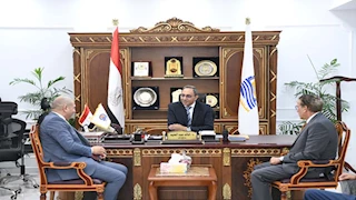 قنا تُسرّع الخطى لإنهاء المرحلة الأولى من المنطقة الحرفية بالترامسة -صور 