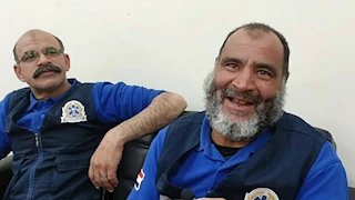 "الفلوس مش بتزغلل عنينا".. مسعفا المنيا يكشفان لحظات العثور على ثروة بالملايين -فيديو وصور