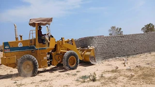 تنفيذ حملات إزالة لمخالفات بناء وتعديات بالساحل الشمالي الغربي