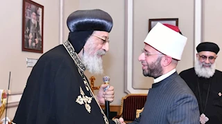 وزير الأوقاف يهنئ البابا تواضروس الثاني بعيد القيامة المجيد
