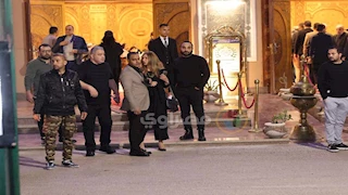 خالد يوسف وليلى علوي.. توافد نجوم الفن على عزاء سليمان عيد في الشيخ زايد