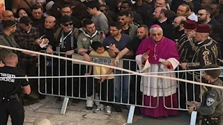 الاحتلال يمنع سفير الفاتيكان من دخول كنيسة القيامة في سبت النور