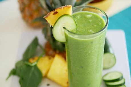 مشروب الأناناس والخيار صباحًا.. سر مذهل لفقدان الوزن