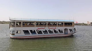 إقبال على الرحلات النيلية في كفر الشيخ ثالث أيام العيد - صور  