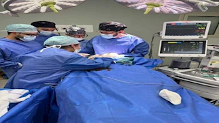 تدخل جراحي عاجل يعيد شاب سقط من قمة جبل في سوهاج للحياة - صور