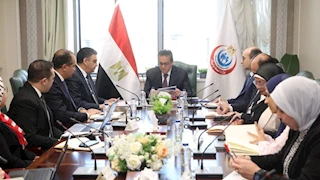 وزير الصحة يبحث مع الشراء الموحد إنشاء مراكز تدريب لتصنيع اللقاحات بأفريقيا