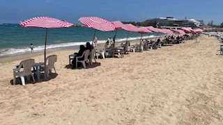 تغيير أسماء الشواطئ والشماسي والأبراج.. ماذا يحدث على كورنيش الإسكندرية؟ -صور