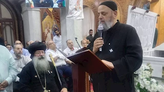 البابا تواضروس يعزي كنيسة العذراء بـ"مهمشة" في رحيل القمص إبرام ناشد