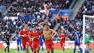 "رغم جدل التجديد".. هدف أرنولد في مرمى ليستر سيتي يسجل رقما للمرة الأولى