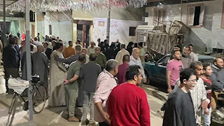 تشييع جثمان مُدرس قُتل في منوف لاعتراضه على فعل فاضح بالطريق (صور)