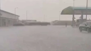 أمطار وسيول غزيرة تشهدها السعودية (صور+فيديو)