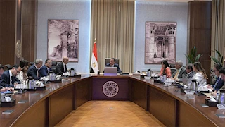 رئيس الوزراء يبحث تعزيز الشراكة مع القطاع الخاص في ملف المدارس الفنية المتخصصة