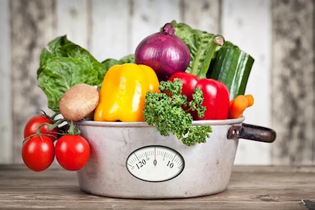 حسام موافي: هذه الأطعمة شبه خالية من السعرات الحرارية