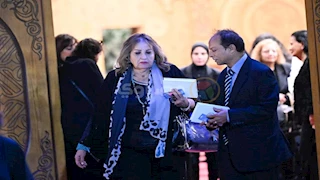 22 صورة توضح أبرز الحاضرين في عزاء زوج الإعلامية سناء منصور