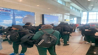 يواجه الفراعنة في الافتتاح.. وصول شباب جنوب أفريقيا للقاهرة استعدادا لأمم أفريقيا