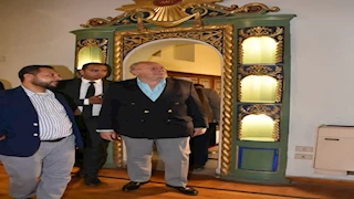 الملك أحمد فؤاد الثاني يزور متحف الخزف الإسلامي.. صور