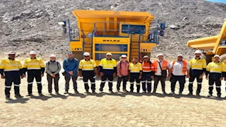 وفد شركة باريك جولد يجري زيارة ميدانية للمواقع التعدينية المختلفة بالصحراء الشرقية 