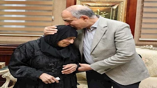 وفاءً لزوجها.. محافظ المنيا يلتقي تسعينية تبرعت بأرض لبناء مستشفى