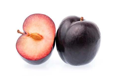 فوائد البرقوق الأسود على الصحة- طبيب يوضح