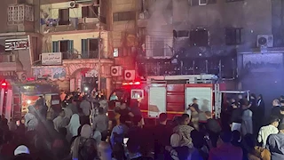 4 سيارات إطفاء تخمد حريق ورشة أحذية بباب الشعرية