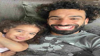  ظهور جديد لمحمد صلاح رفقة ابنته كيان (صورة)