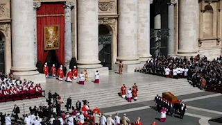 جنازة البابا فرنسيس.. أول رحلة خارجية لترامب في ولايته الثانية "صور"